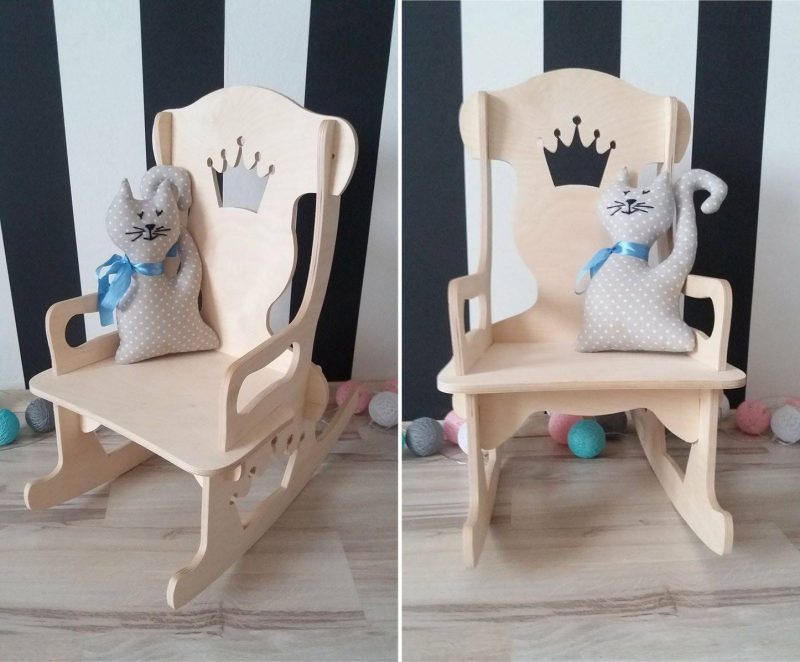 Krzesło bujane dla dzieci - z koroną