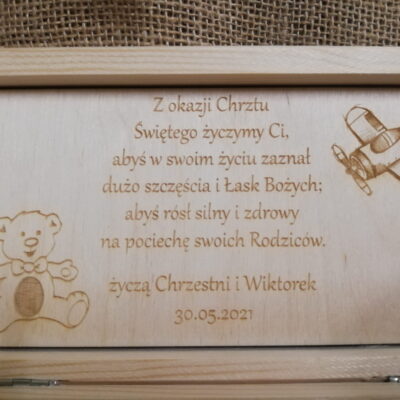 Personalizowane Drewniane Pudełko na Chrzest – Skarbonka z Grawerem - obrazek 3