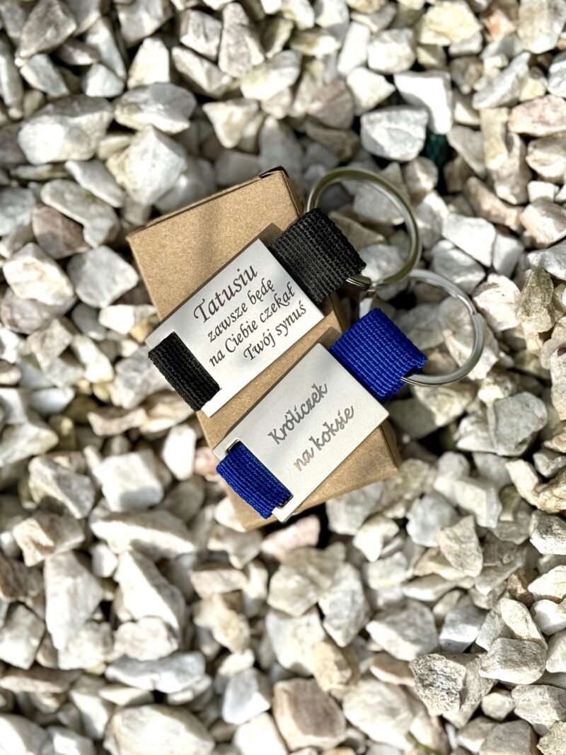 Brelok metalowy Courtly personalizowany z kolorową tasiemką - obrazek 4