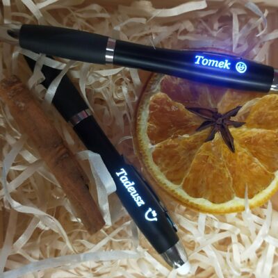 Długopis touch pen  podświetlany niebieski - obrazek 5