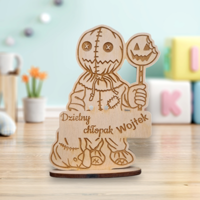Statuetka Strachotek na Dzień Chłopaka z grawerem na czekoladkę kinder lub merci - obrazek 7